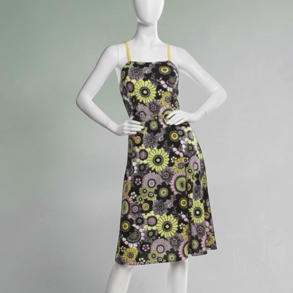 Marimekko Floral Print Midi Length Dress
Size: XS